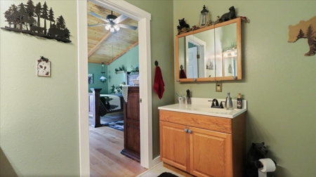 Private Ozarks Retreat on 42 Acres Bordering Conservation Land - image 13