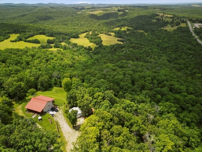 Private Ozarks Retreat on 42 Acres Bordering Conservation Land - image 41
