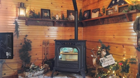 Private Ozarks Retreat on 42 Acres Bordering Conservation Land - image 6