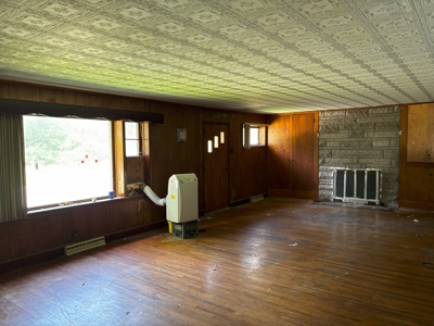 Investors Dream: 3-Bedroom Home with Expansive Garage | Owensburg - image 6