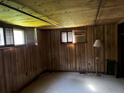 Investors Dream: 3-Bedroom Home with Expansive Garage | Owensburg - image 3