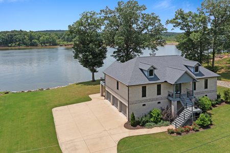 Open Concept Fully Furnished Tennessee Riverfront Home for Sale - image 1