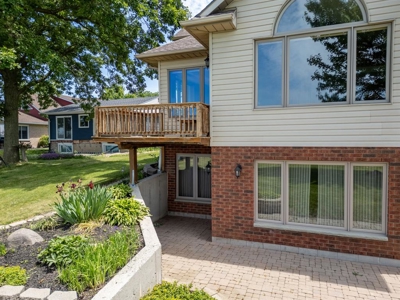 Riverfront Luxury Home For Sale in Sombra! - image 11