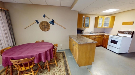 Riverfront Luxury Home For Sale in Sombra! - image 37