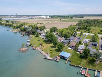 Riverfront Luxury Home For Sale in Sombra! - image 8