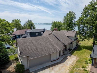 Riverfront Luxury Home For Sale in Sombra! - image 2