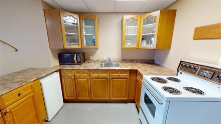 Riverfront Luxury Home For Sale in Sombra! - image 36
