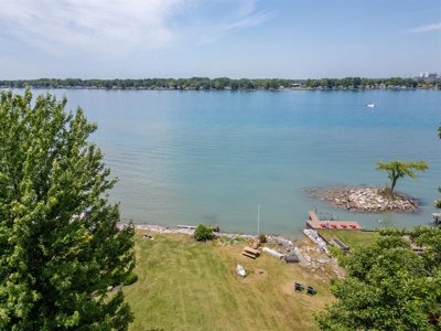Riverfront Luxury Home For Sale in Sombra! - image 14
