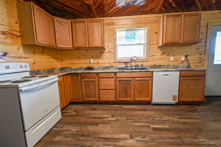 Home on Private Lake for Sale Collins MO - image 8