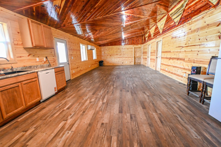 Home on Private Lake for Sale Collins MO - image 11