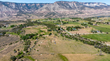Farm ground with country home in Parachute Colorado - image 1
