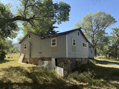 Farm ground with country home in Parachute Colorado - image 26