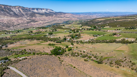 Farm ground with country home in Parachute Colorado - image 17