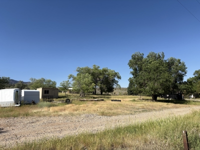 Farm ground with country home in Parachute Colorado - image 38