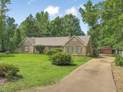 Brick Home for Sale with Pool McComb MS - image 4