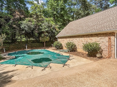 Brick Home for Sale with Pool McComb MS - image 8