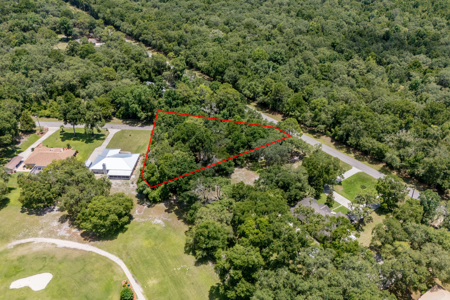 Golf Course located in Chiefland,Fl have the course in the yard. - image 4