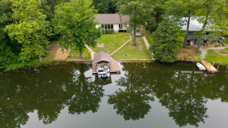 Lake House for sale on Lake Omaha in Arkansas - image 48