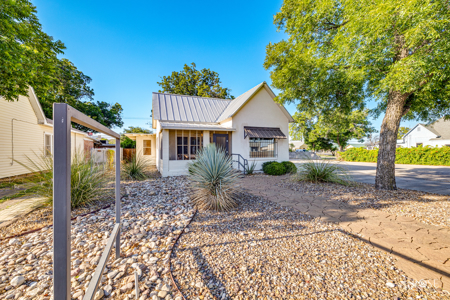 Versatile Commercial Property in Downtown San Angelo - image 3