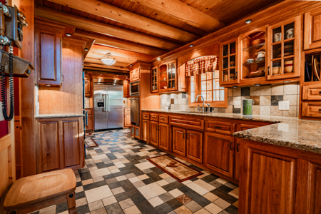 Hayes Haven Ranch - Two Gorgeous Log Homes on 250+ Acres - image 14