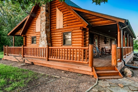 Hayes Haven Ranch - Two Gorgeous Log Homes on 250+ Acres - image 35