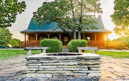 Hayes Haven Ranch - Two Gorgeous Log Homes on 250+ Acres - image 1