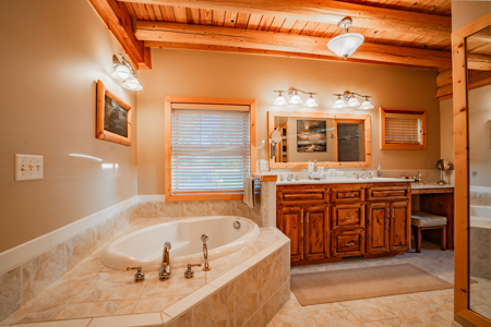 Hayes Haven Ranch - Two Gorgeous Log Homes on 250+ Acres - image 19