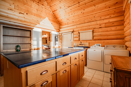 Hayes Haven Ranch - Two Gorgeous Log Homes on 250+ Acres - image 17