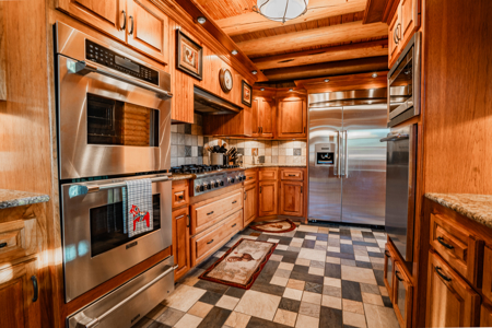 Hayes Haven Ranch - Two Gorgeous Log Homes on 250+ Acres - image 15