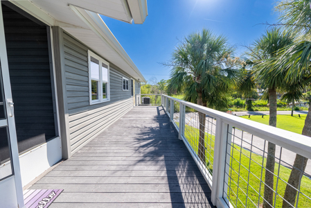Suwannee Waterfront Home For Sale in Florida - image 7