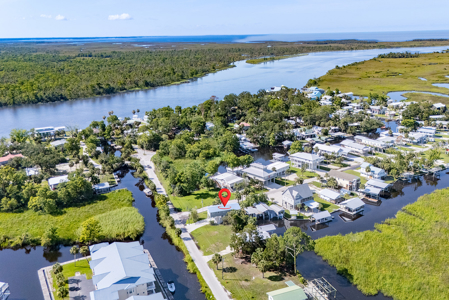 Suwannee Waterfront Home For Sale in Florida - image 18