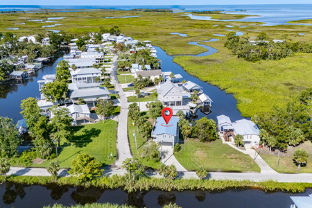 Suwannee Waterfront Home For Sale in Florida - image 22