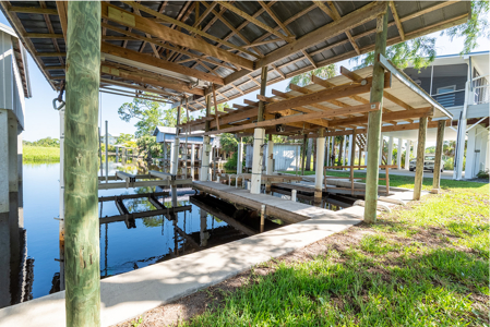 Suwannee Waterfront Home For Sale in Florida - image 25