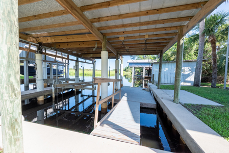 Suwannee Waterfront Home For Sale in Florida - image 24