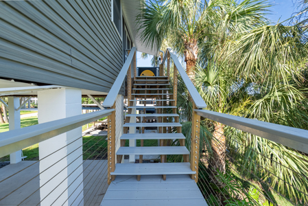 Suwannee Waterfront Home For Sale in Florida - image 11