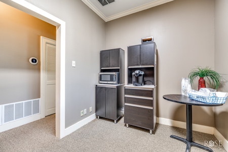 Downtown San Angelo Office with Apartment & Golf Views - image 16