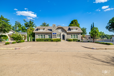 Downtown San Angelo Office with Apartment & Golf Views - image 1