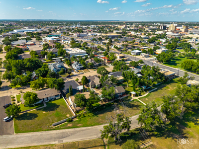 Downtown San Angelo Office with Apartment & Golf Views - image 38