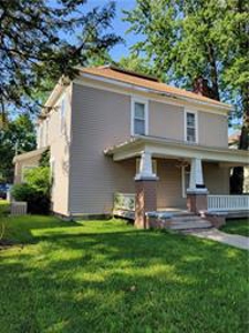 4 Bedroom Home for Sale in Iola, Kansas - image 2