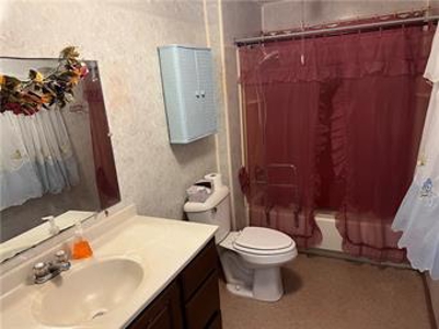Charming Home for Sale in Iola, Kansas - image 11