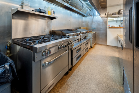 TURNKEY RESTAURANT OPPORTUNITY - Trenton, FL - image 17