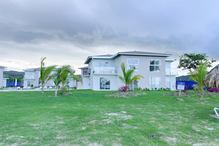 2 Bedroom Townhouse in Playa Caracol on the Beach - image 4