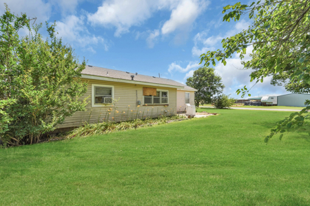 Home For Sale In Canute, Oklahoma - image 6