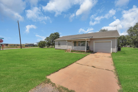 Home For Sale In Canute, Oklahoma - image 1