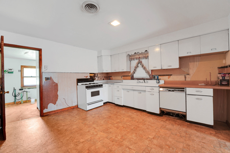 Home For Sale In Canute, Oklahoma - image 25