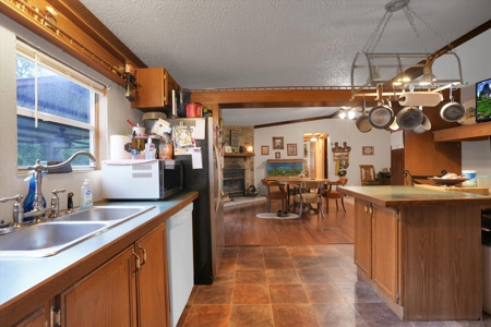 Lake Texoma Retreat for Sale - 3 bed, 2 bath - image 22