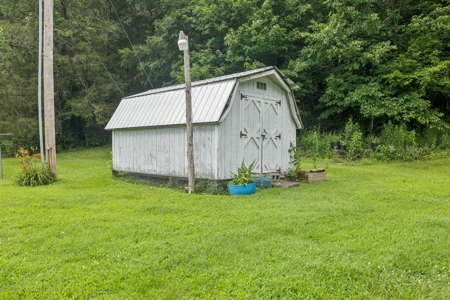 Country Home for Sale in Hickman County, Tennessee - image 21