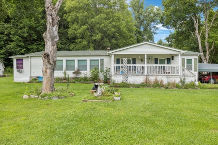 Country Home for Sale in Hickman County, Tennessee - image 4