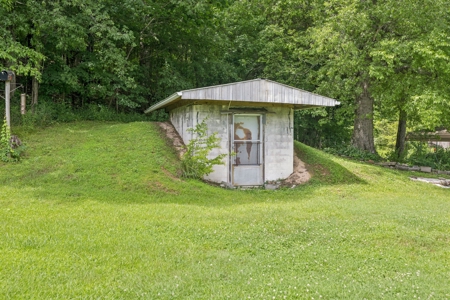 Country Home for Sale in Hickman County, Tennessee - image 22
