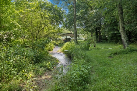 Country Home for Sale in Hickman County, Tennessee - image 2